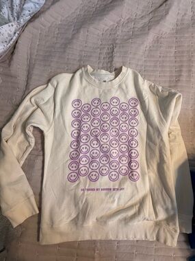 Cream ' Sweatshirt with Purple Smiley Graphic